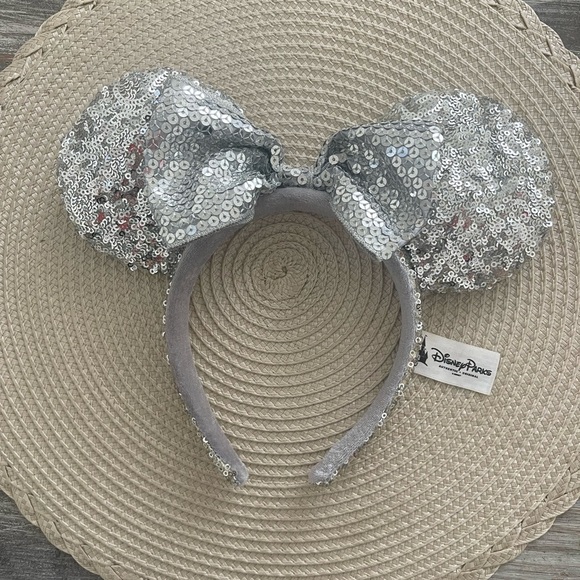 Disney Parks Exclusive Silver Sequin Minnie Mouse Ears - Picture 2 of 5